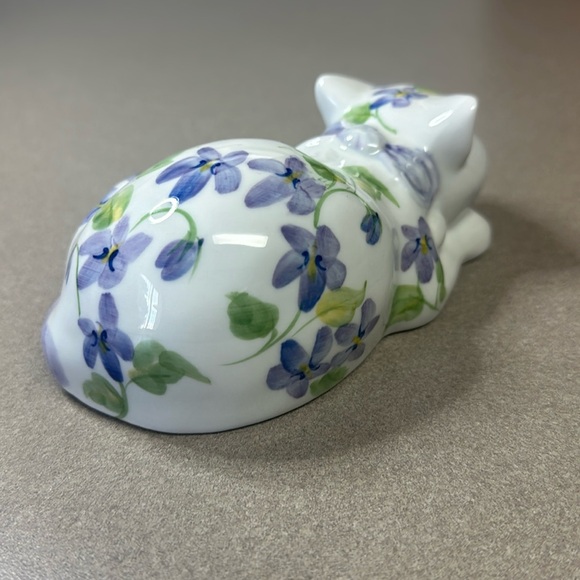Andrea by Sadek vintage floral sleeping cat made in Thailand - Picture 3 of 6